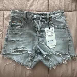 NWT light grey zara denim shorts